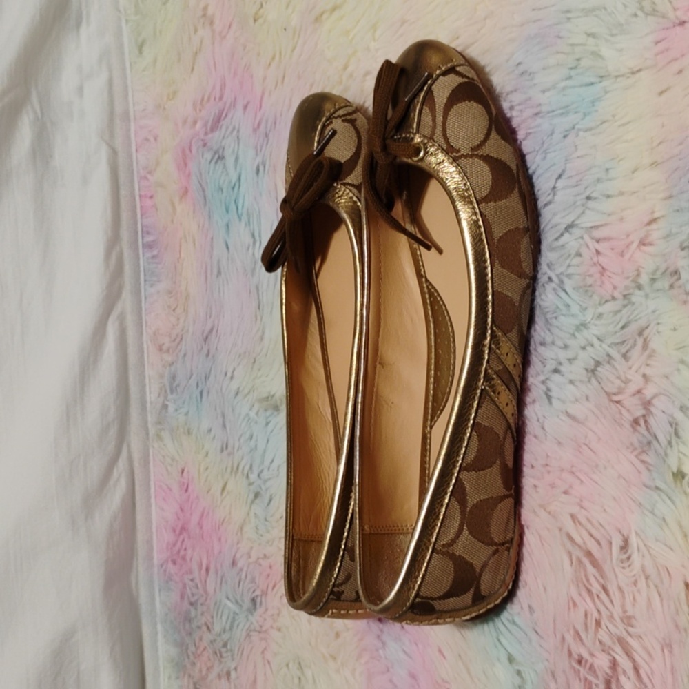 (X-100) SALE! Coach Ballet Flats W Gold Detail Sz.8M They can fit 8.5 Like New - Picture 6 of 15
